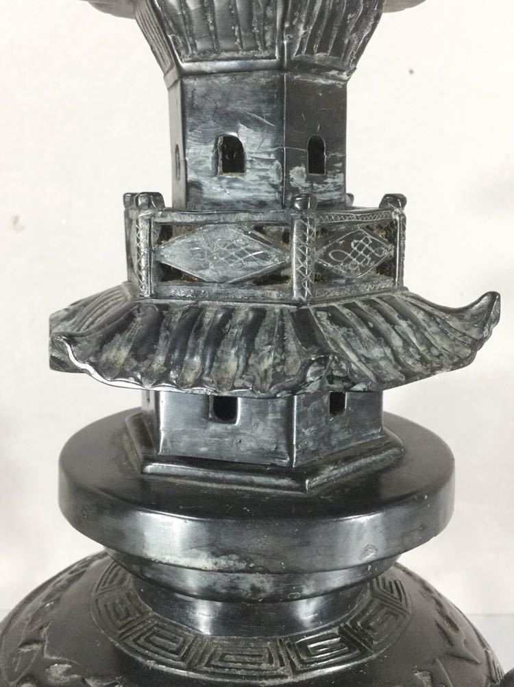 蔵出 中国美術 玉石製 細密彫刻 獅子 香炉 高さ：約31cm 宝塔 仏塔