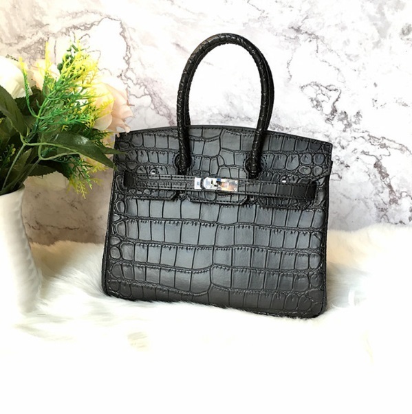美品 最高級クロコダイル　ハンドバッグ　カラー クロコ鰐革バッグ　パーティ フォーマル ブラック 25CM B04
