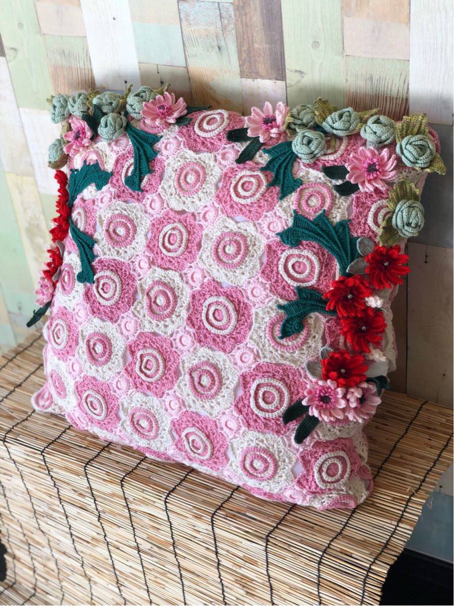 お得!!♪レース編み♪バラとガーベラの★大きなクッションカバー60×60クッション付き