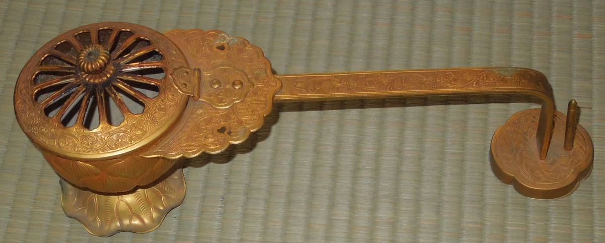 密教法具 寺院用仏具 蓮華型柄香炉 真鍮製 「密教法具」の落札相場 