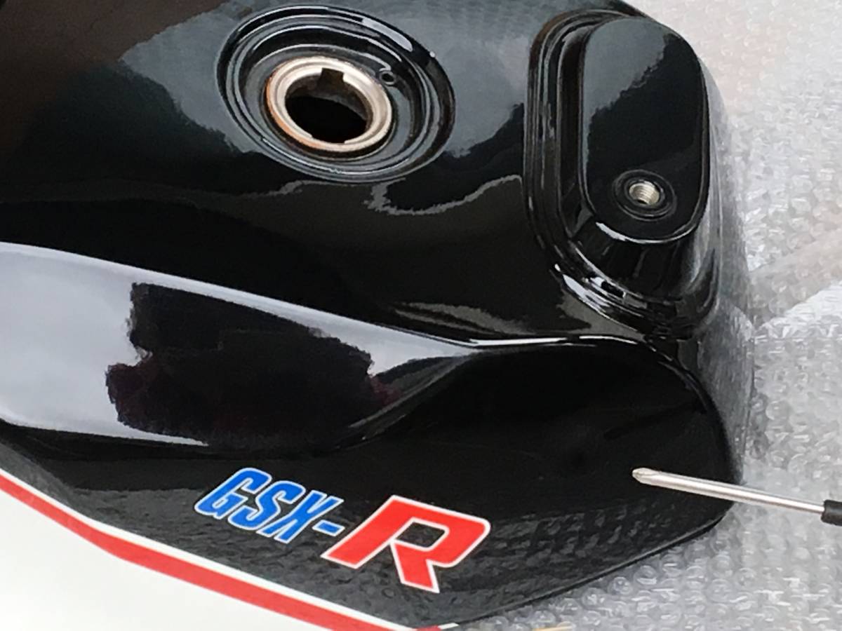 バイク GSX R400 (GK71B ) ガソリンタンク