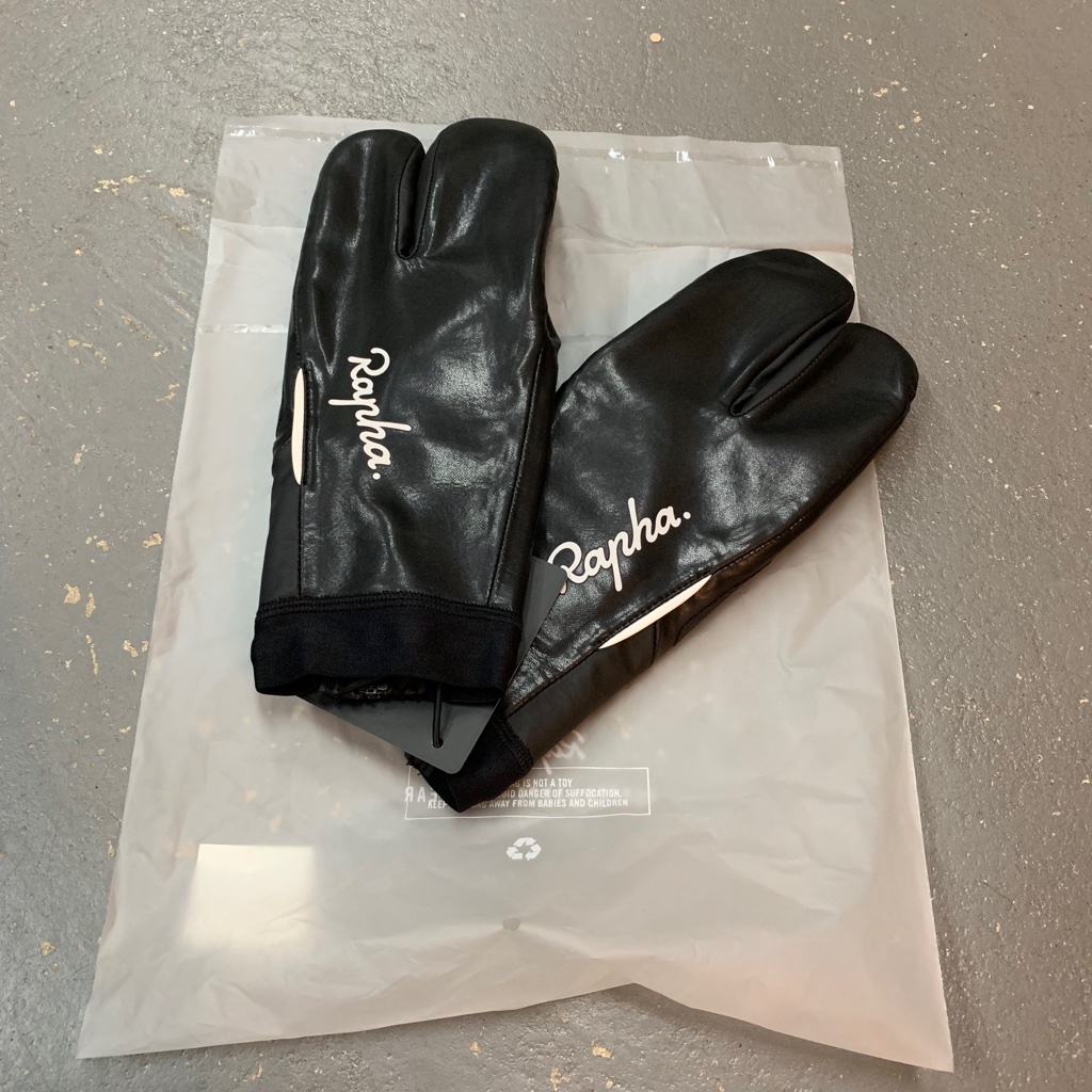 新品未使用ラファ　OVER MITTS Lサイズ