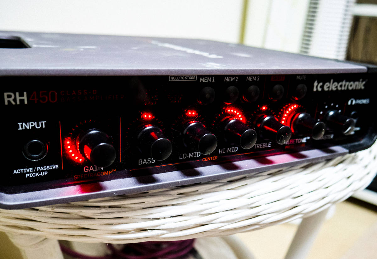 TC Electronic rh450 ベースアンプヘッド　ヘッドアンプ　T.C　チューナー機能つき　音作り保存可能！