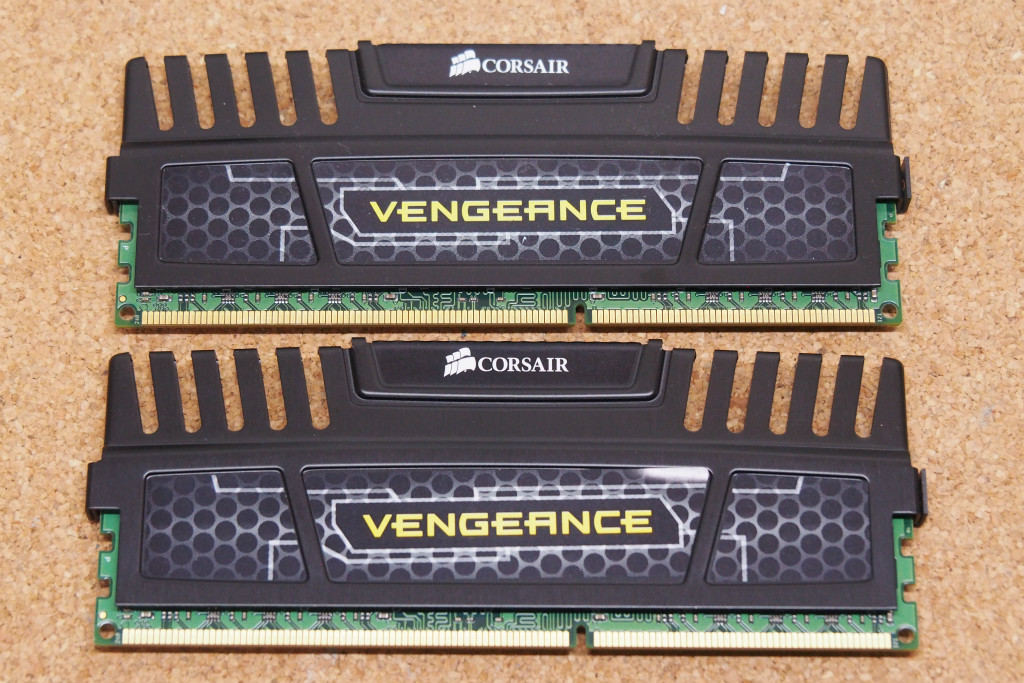CORSAIR メモリ VENGEANCE 8GBx2 DDR3 1600MHz 合計16GB 完動美品①