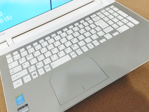 使用感少なめ☆薄型☆爆速SSD☆最新Windows10☆東芝 dynabook 第5世代