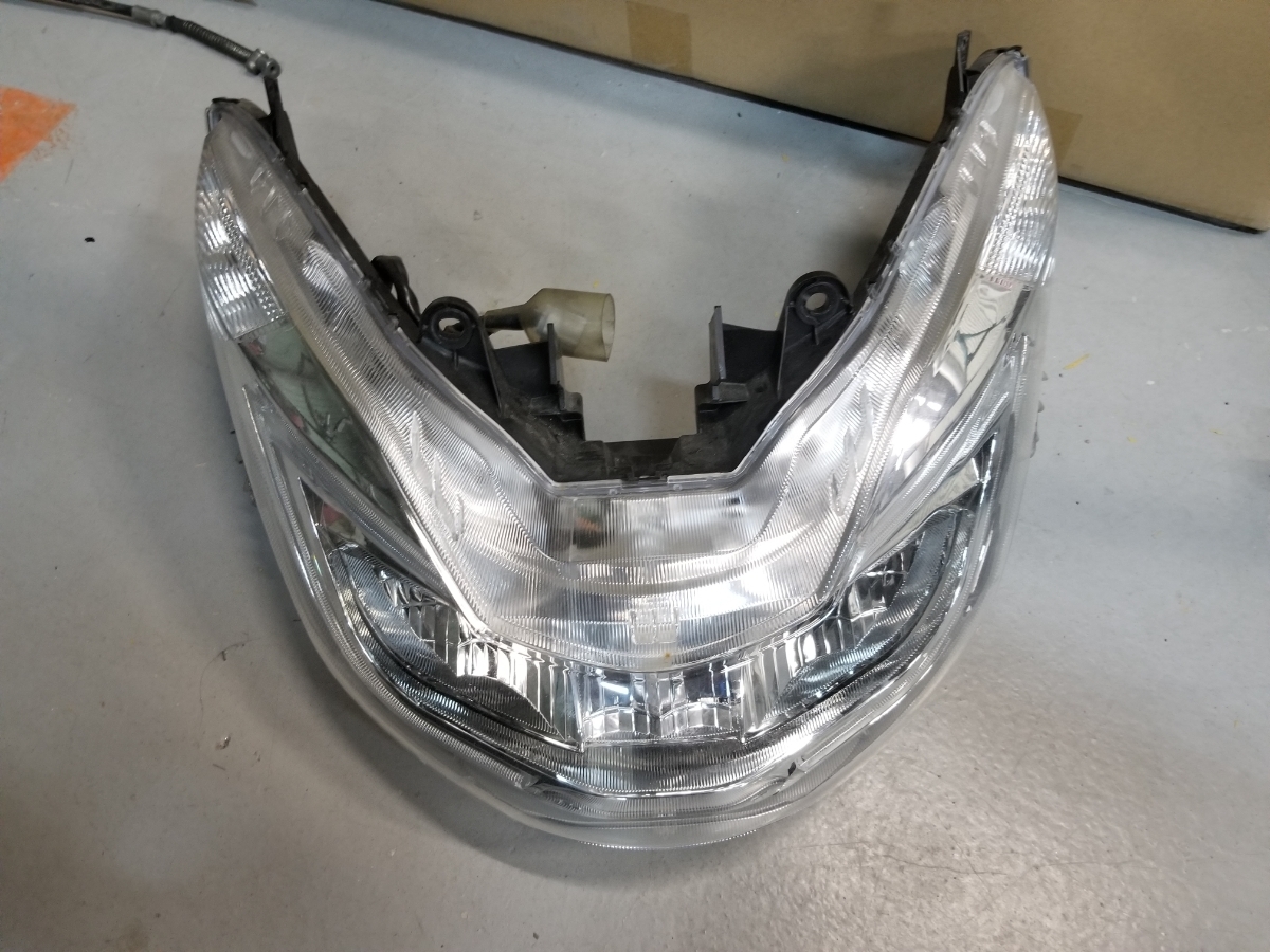 ホンダ PCX125 JF56 純正ヘッドライト LED ホンダ PCX125 ヘッドライト 