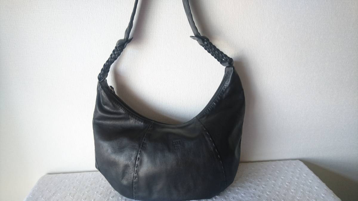 ☆美品☆10M454☆トートバッグ☆ ブラック系 ANNA SUI アナスイ 天然皮革