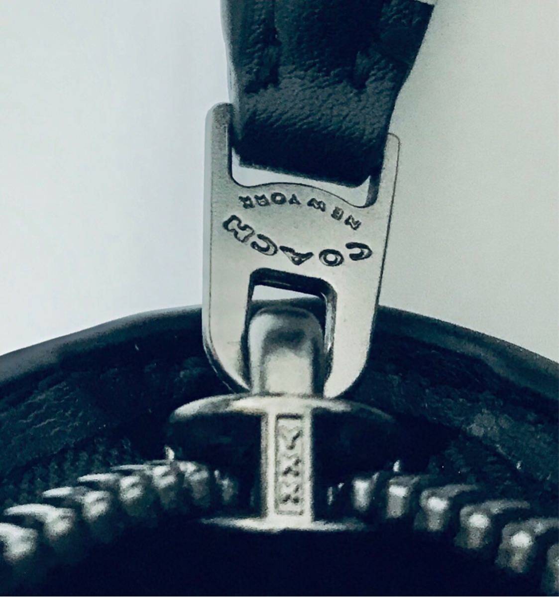 直売お買い得 ●コーチ 長財布 新品正規品●希少 レア コラボ 黒色 ブラックレザー COACH ミッキー 人気 男女兼用 財布 本物【YKK製】ラウンドファスナー