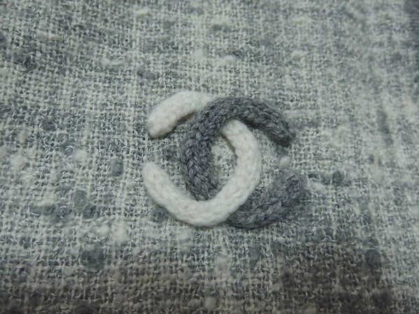 シャネル グレー⁄灰色系）のフリマアイテム一覧 ・ ストール CHANEL