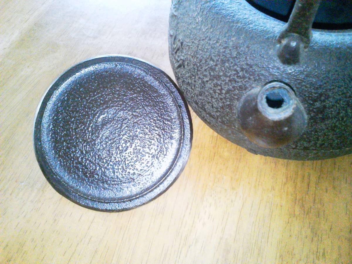 | 南部鉄器 - 鉄瓶 2026年最新鉄瓶 メルカリ 現状渡しの人気アイテム 及富 ノー 0.5L 南部鉄瓶 １５型算玉形 付属品付 南部金狐堂 アラレ -Shinwadenki-