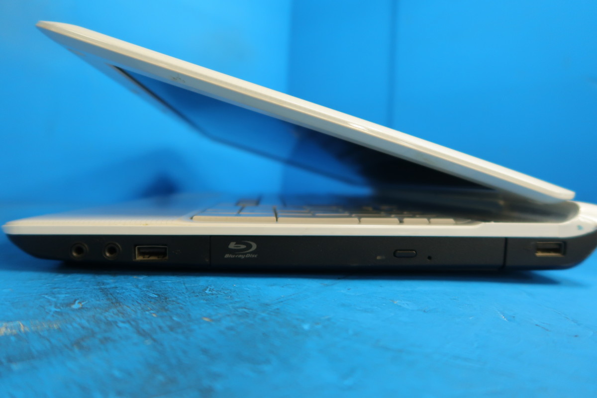 東芝 Qosmio T751/T8DW Core i7-2670QM 2.2GHz 4GB ブルーレイ ノート 