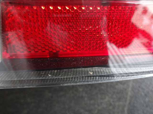 107957 プリウス 20 NHW20 右テールランプ 47-13 H16/7