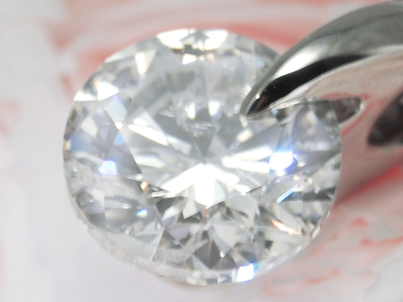 【ボーナス1円スタート送料無料!】定価125万 『輝きの強0.700ct!!』F/SI2/GOOD ダイヤネックレス Pt 注目 新品贈答品 鑑定書付き