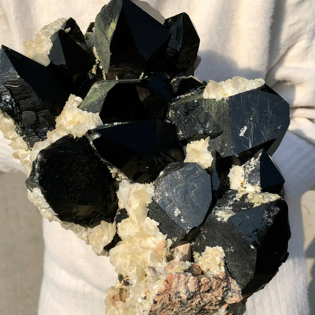  最落無し＆１円スタート 黒水晶 モリオン 原石 6.6kg チベット産 天然石 パワーストーン 博物館級 魔除け ヒーラー レイキ(原石)｜売買されたオークション情報、yahooの商品情報をアーカイブ 原石