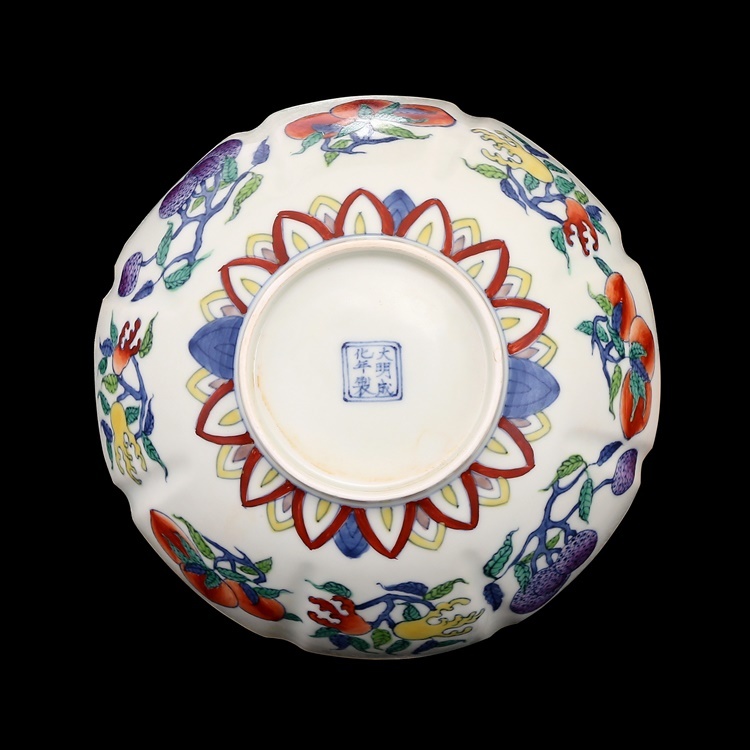 | 青花（せいか）や染付（そめつけ）とは｜白磁に青模様の陶磁器の とし – 中国陶磁器 収蔵品詳細 景徳鎮窯 作品を知る 汝窯青磁蓮形鉢 顔 陶器 八角形 水色 汝窯 銀座 （日本と