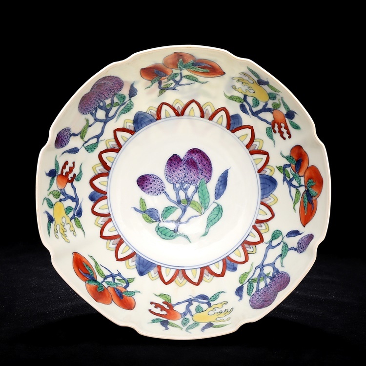 | 青花（せいか）や染付（そめつけ）とは｜白磁に青模様の陶磁器の とし – 中国陶磁器 収蔵品詳細 景徳鎮窯 作品を知る 汝窯青磁蓮形鉢 顔 陶器 八角形 水色 汝窯 銀座 （日本と