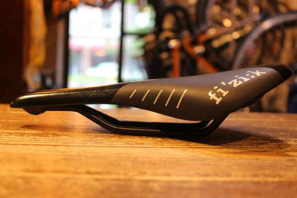 R7 ANTARES アンタレス フィジーク サドル FIZIK FIZIIK フィジーク