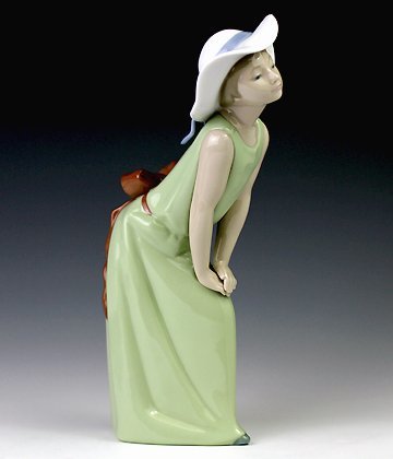 リヤドロ LLADRO 鏡の前で 女の子 - 置物 05009 磁器 鏡の前での人気