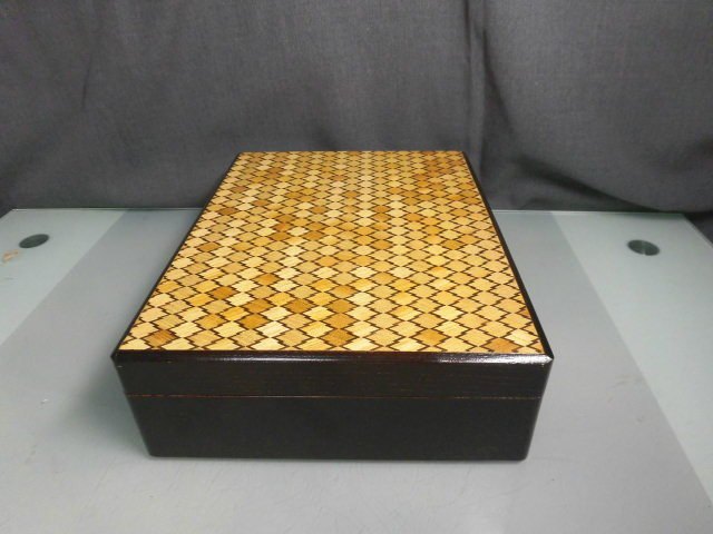 新品，HOT 箱根寄木細工 文箱 伝統工芸品 同等品 サイズＷ22センチ&times;Ｄ28.5センチ&times;Ｈ8センチ 664(硯箱、文箱)｜売買されたオークション情報、yahooの商品情報をアーカイブ公開 - オークファン 硯箱、文箱