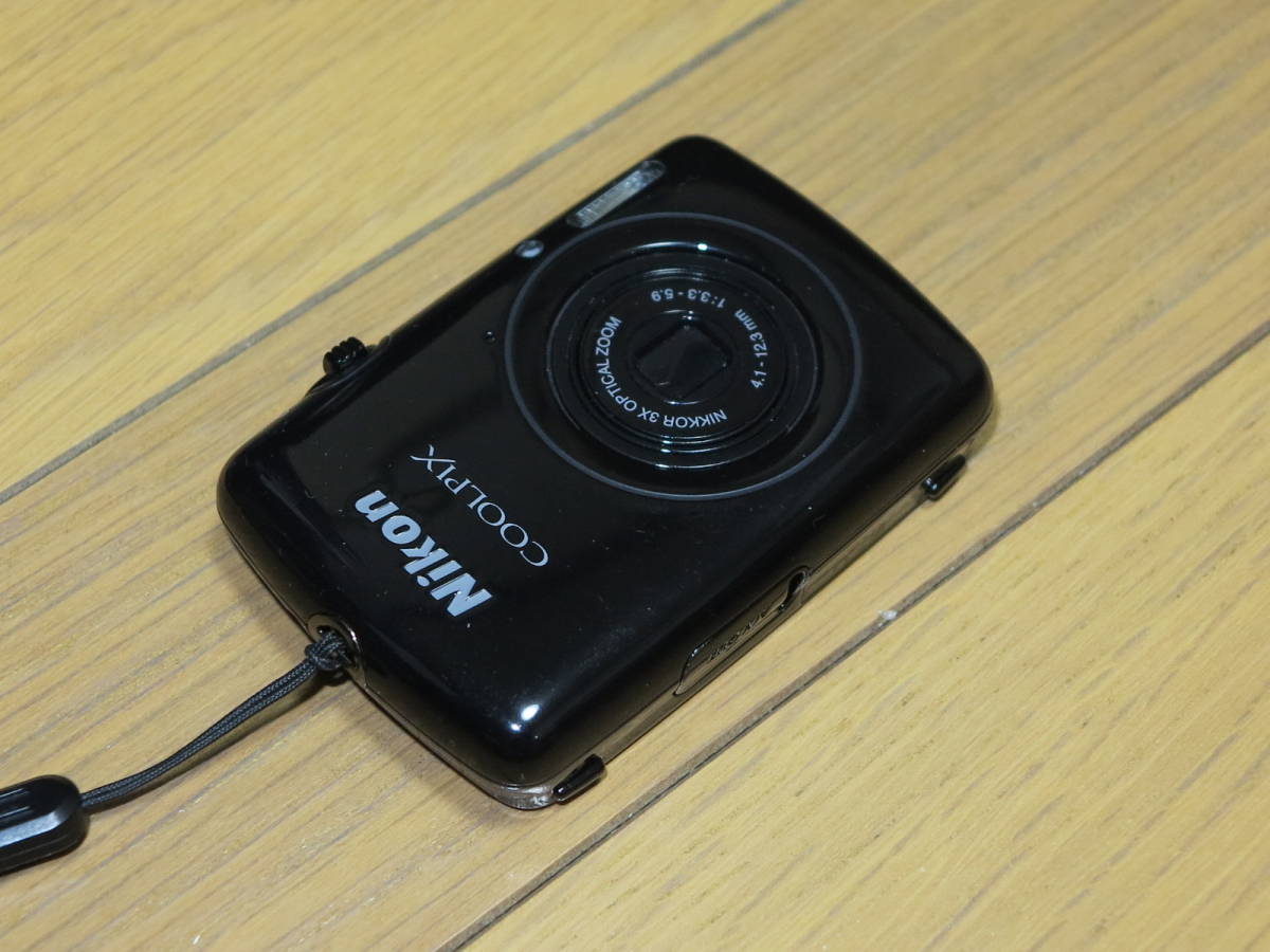 Nikon COOLPIX S01 超小型　最少クラス