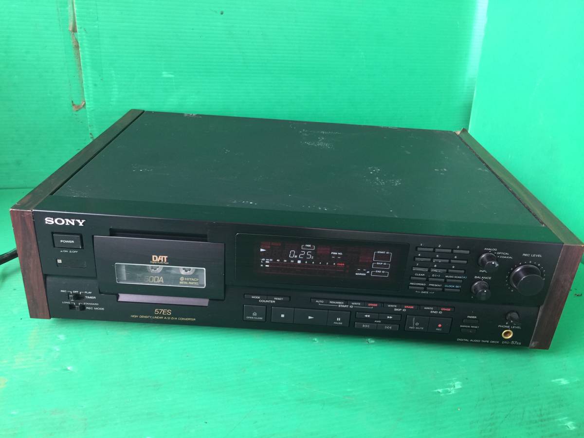 O-728 SONY ソニー DATデッキ DTC-57ES 右奥カバー剥がれ SONYソニー