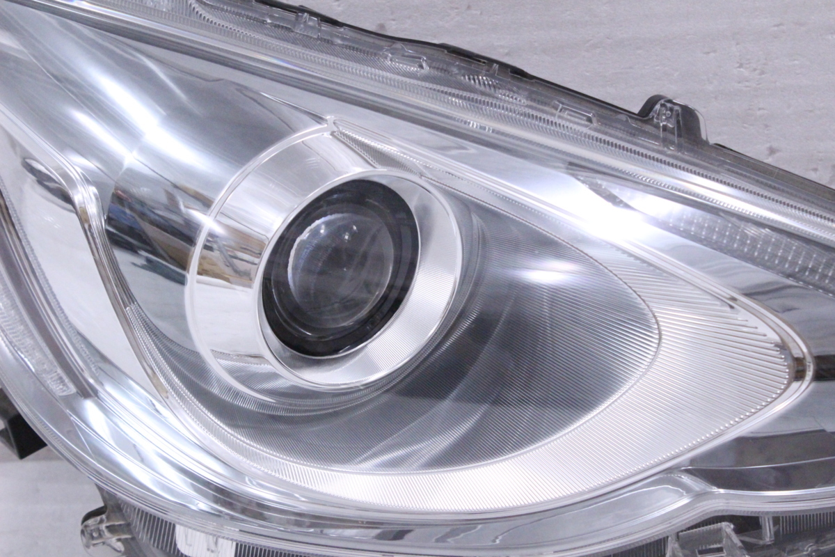 97-1961-E☆中期 LED NHP10 アクア☆右ヘッドライト KOITO 52-293 