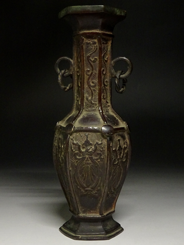 中国古玩 花瓶 双耳 壺 - 饕餮紋 時代物 古銅 青磁 京都⑫ 明代 公式通販