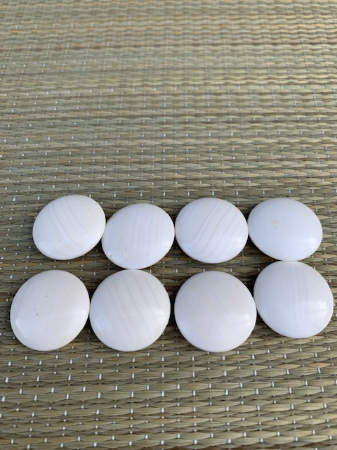 囲碁 碁石 蛤碁石180個 那智黒182個 厚み 32号（約0，8mm)