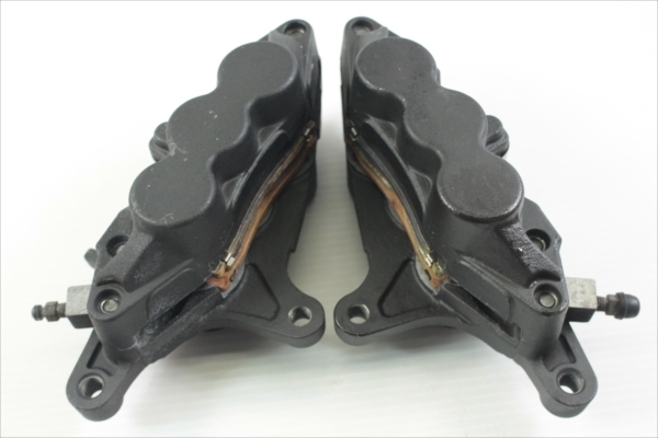 GSX1300R ハヤブサ　隼　TOKICO　GX72A フロントキャリパー GSX1300R 隼 GX72A 純正フロントブレーキキャリパー 左右 コケキズ無し