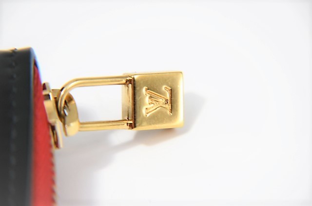 【確実正規品】ヴィトン　ヴェルニ　ブルーム　小銭入れ付きジッピーコンパクトウォレット　ブラック×レッド