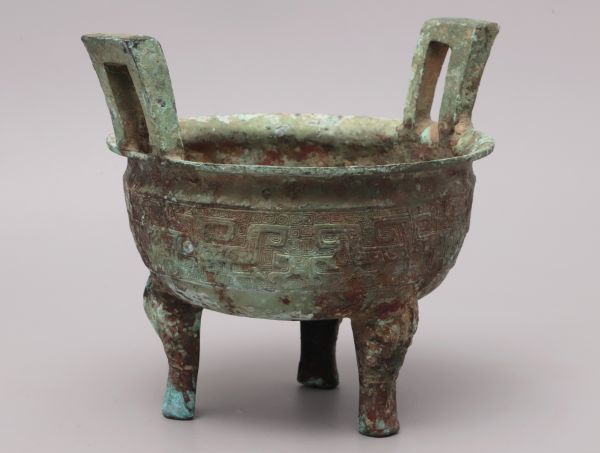 A314. 中国美術 青銅饕餮文三脚瓶掛 鼎 火鉢 高さ22cm / 時代古玩祭器