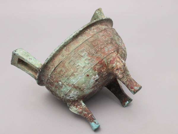 A314. 中国美術 青銅饕餮文三脚瓶掛 鼎 火鉢 高さ22cm / 時代古玩祭器
