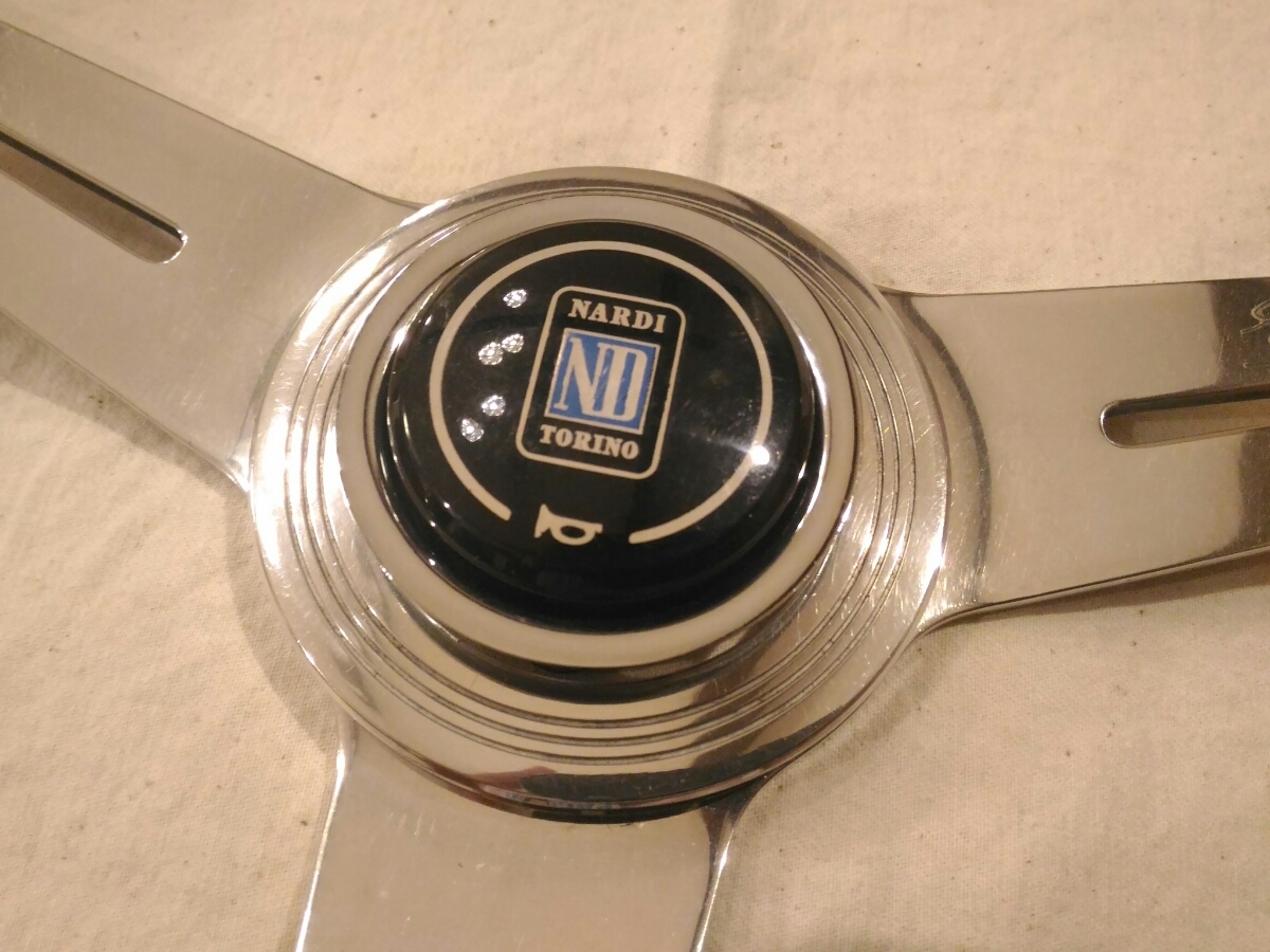 ナルディ NARDI クラシック ウッド ステアリング 36パイ ホーンボタン