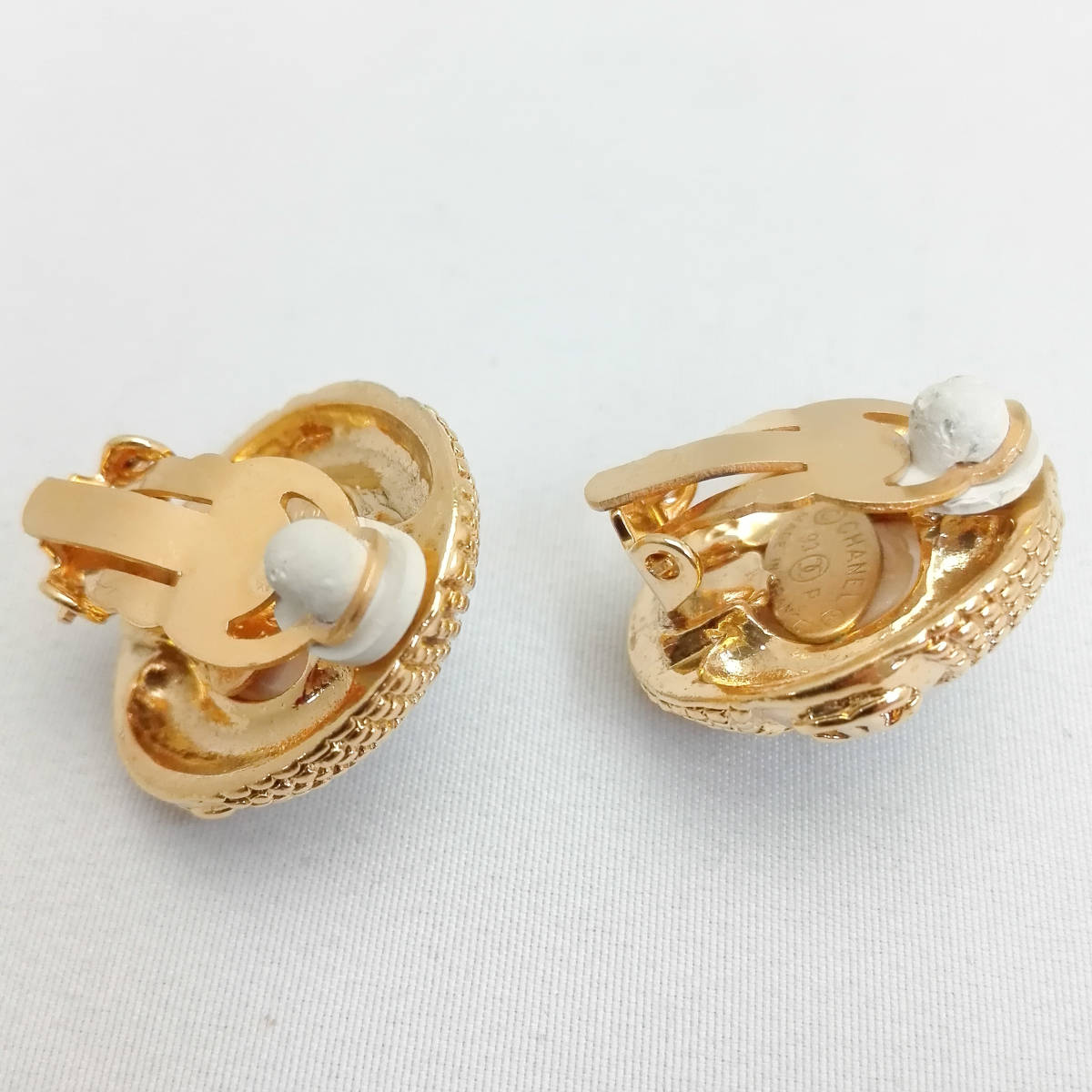 シャネル ココマーク 93P イヤリング(両耳用) GP×フェイクパール