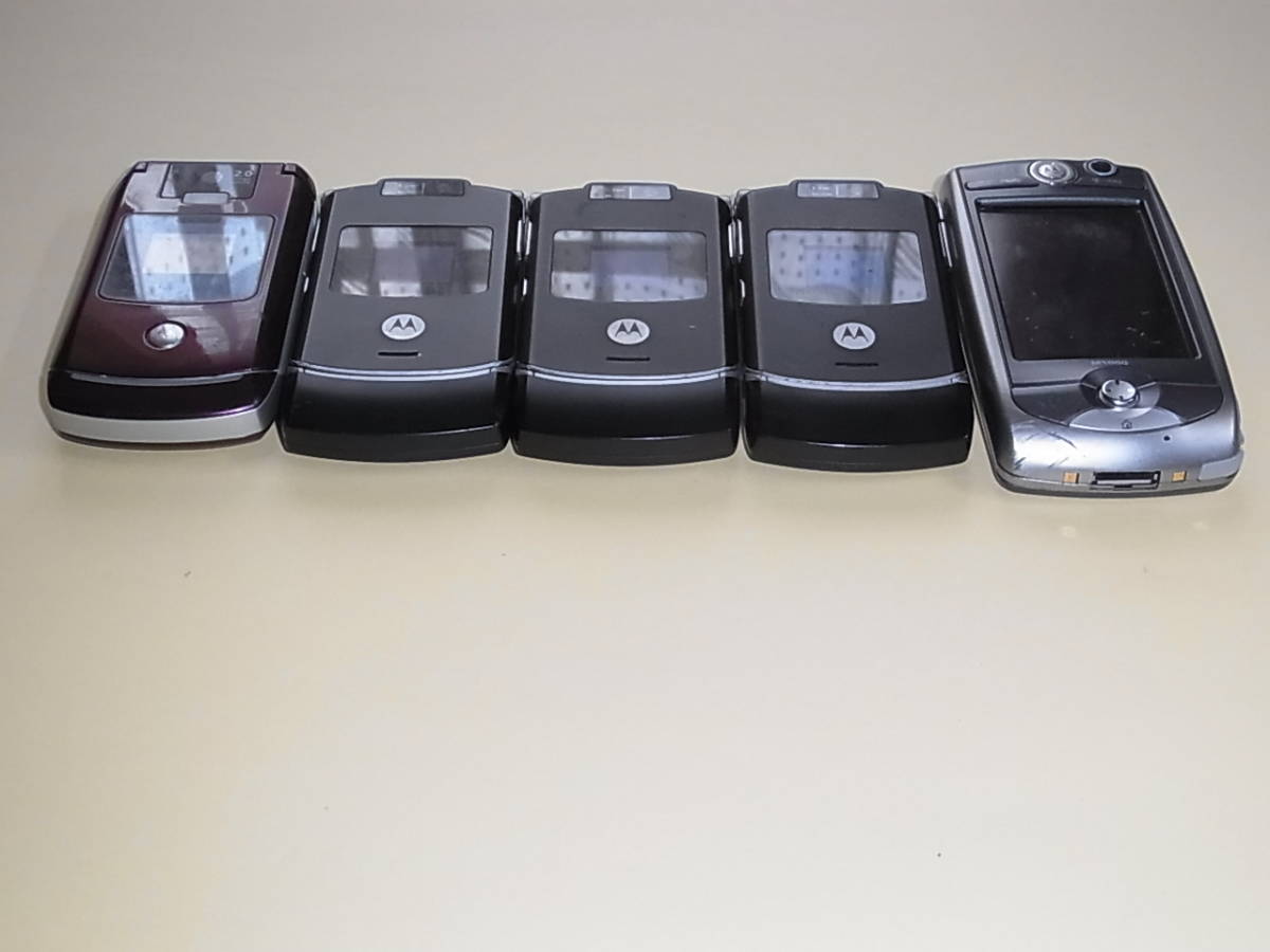 180 NTT Docomo 珍品 モトローラー製携帯電話5台 m702iS M702iG M1000