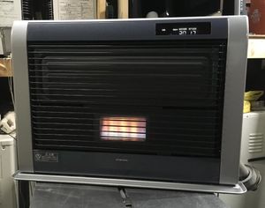 引き取り及び近郊配達限定出品！札幌発コロナFF石油ストーブ2012年式中古品 引き取り及び近郊配達限定出品！札幌発コロナFF石油ストーブ2012年式中古