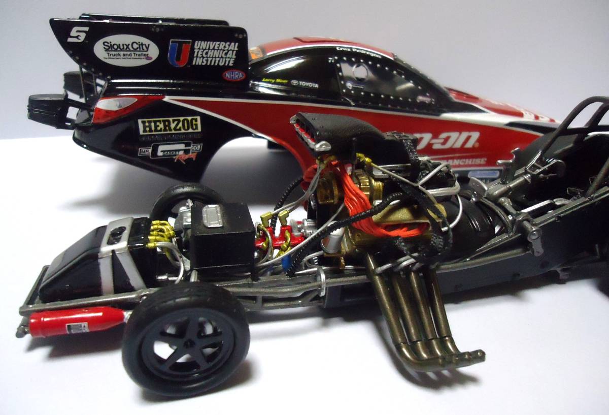 非売品 Snap-on ドラッグカー模型 スナップオン ホッドロッドファニーカー 1/24 スナップオン ホットロッド ドラッグレース ファニーカー