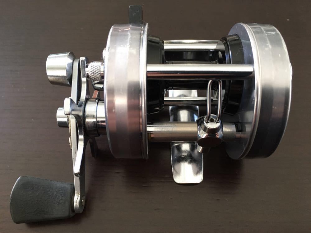 ABU Ambassadeur 2500C シルバー 750500 2500C Ambassadeur ABU
