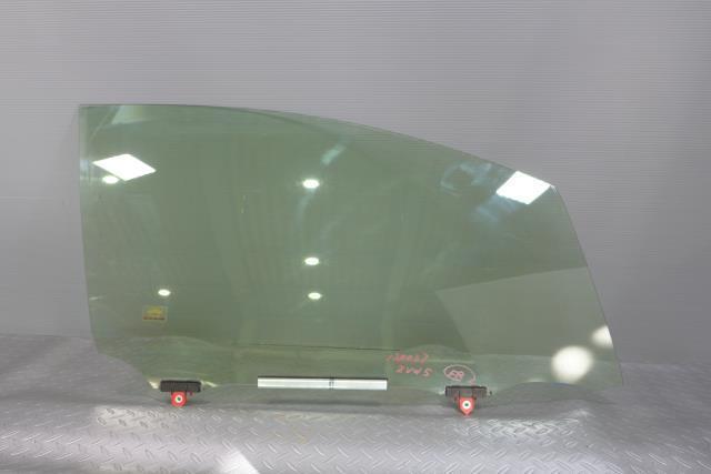 プリウス DAA-ZVW50 フロント 右 ドアガラス 右前 218 アサヒ 68101