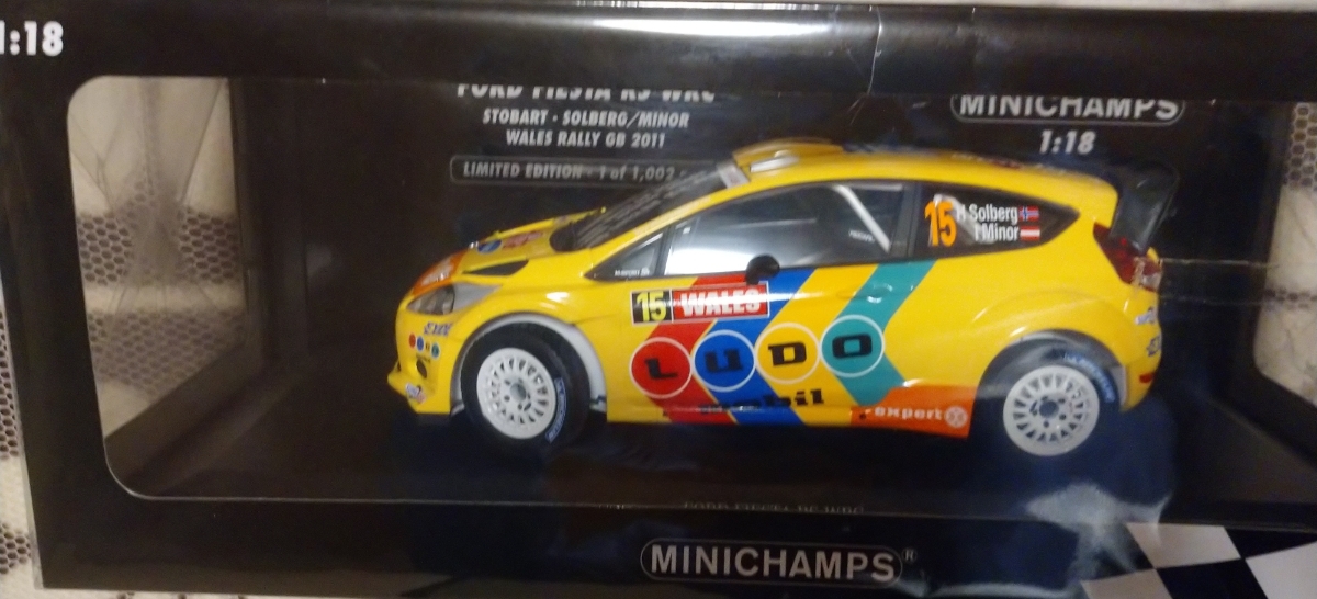 格安，高品質 1/18 フォードフィエスタ WRC Stobart Solberg/Minor 