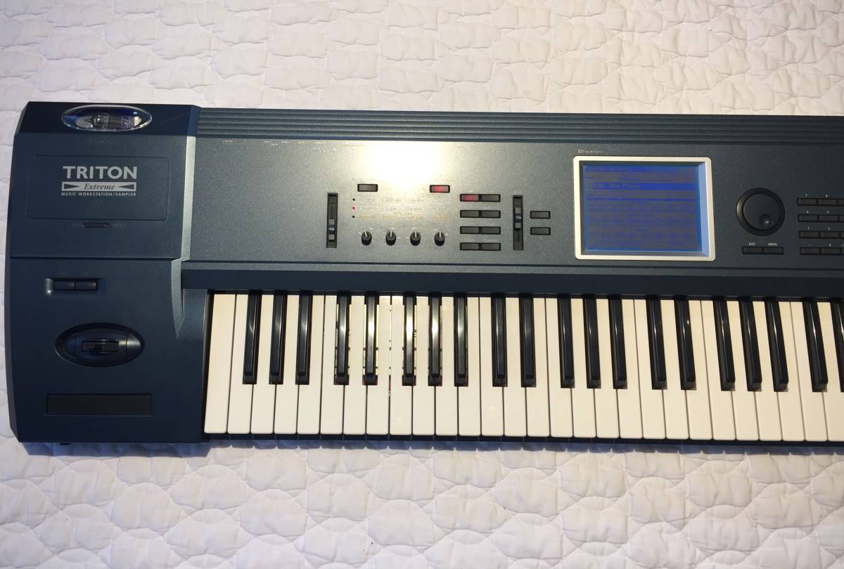 美品 KORG コルグ TRITON EXtreme 76 シンセサイザー 76 鍵盤 けいおん 