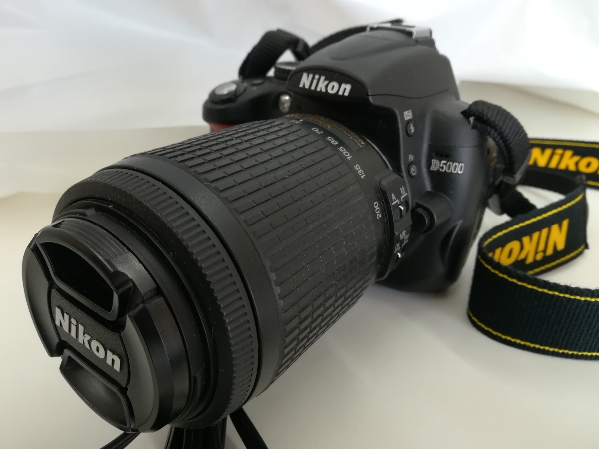 Nikon D5000 Digital Camera SLR | Lens 12.3MP with VR w⁄ Body 