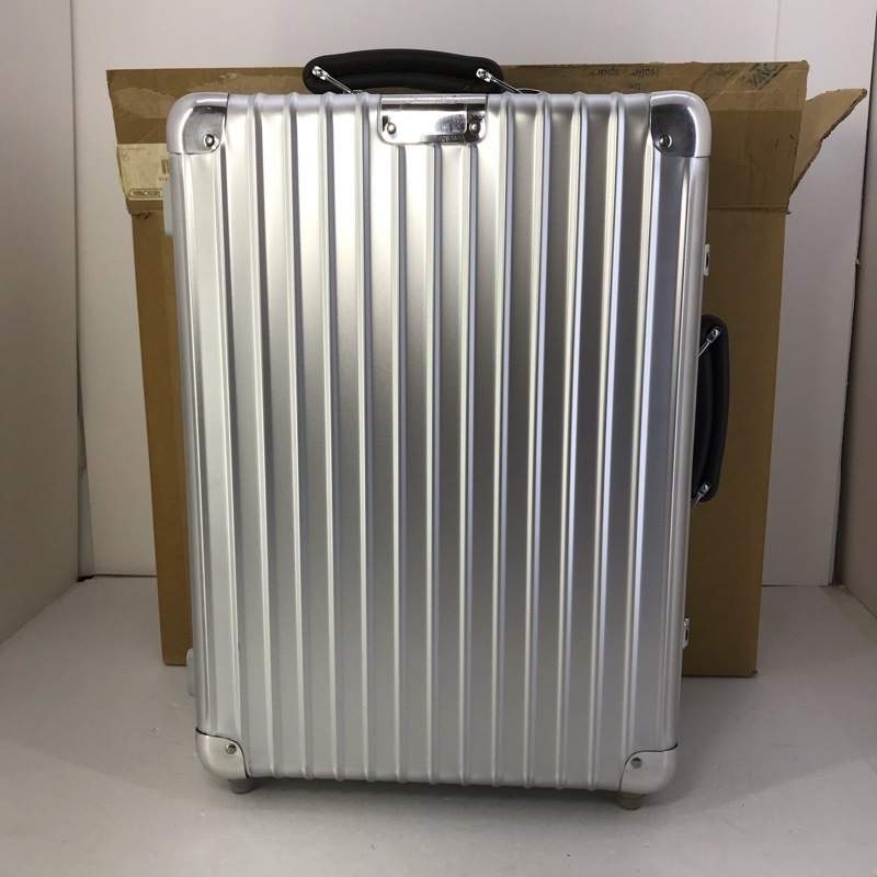 ○ CLASSIC FLIGHT クラシックフライト 55CM 33L 4輪 TSAロック付き
