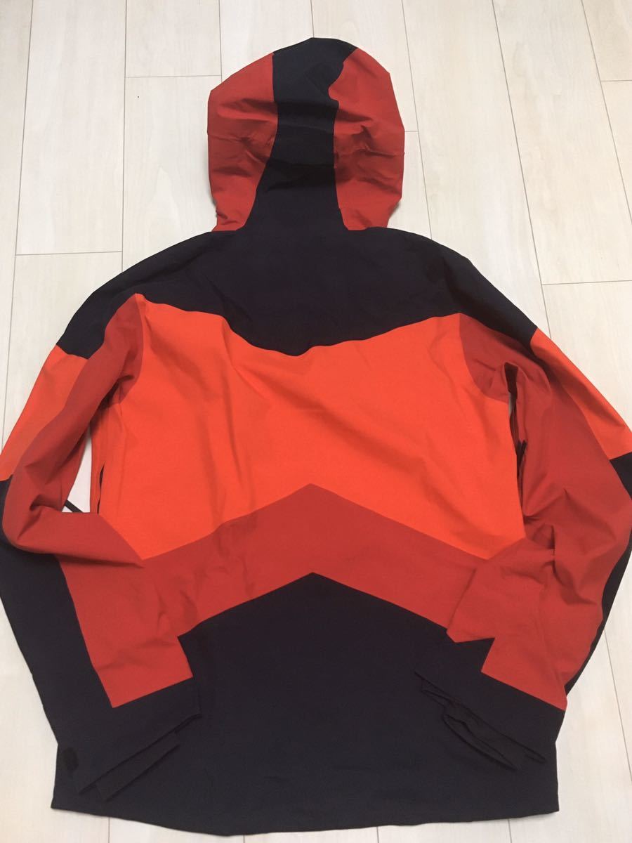 かっこいい！ 2019-2020 ピークパフォーマンス Gravity ジャケット