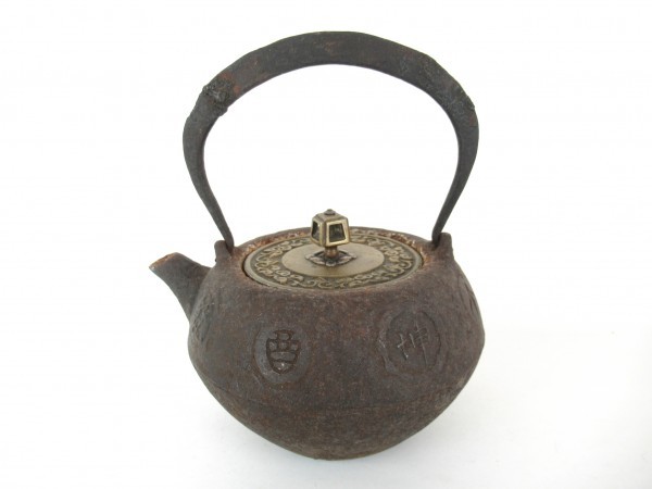 鉄瓶 銅製蓋 方位 乾 艮 巽 坤 酉 煎茶道具 茶道具 鉄分補給 伝統工芸品