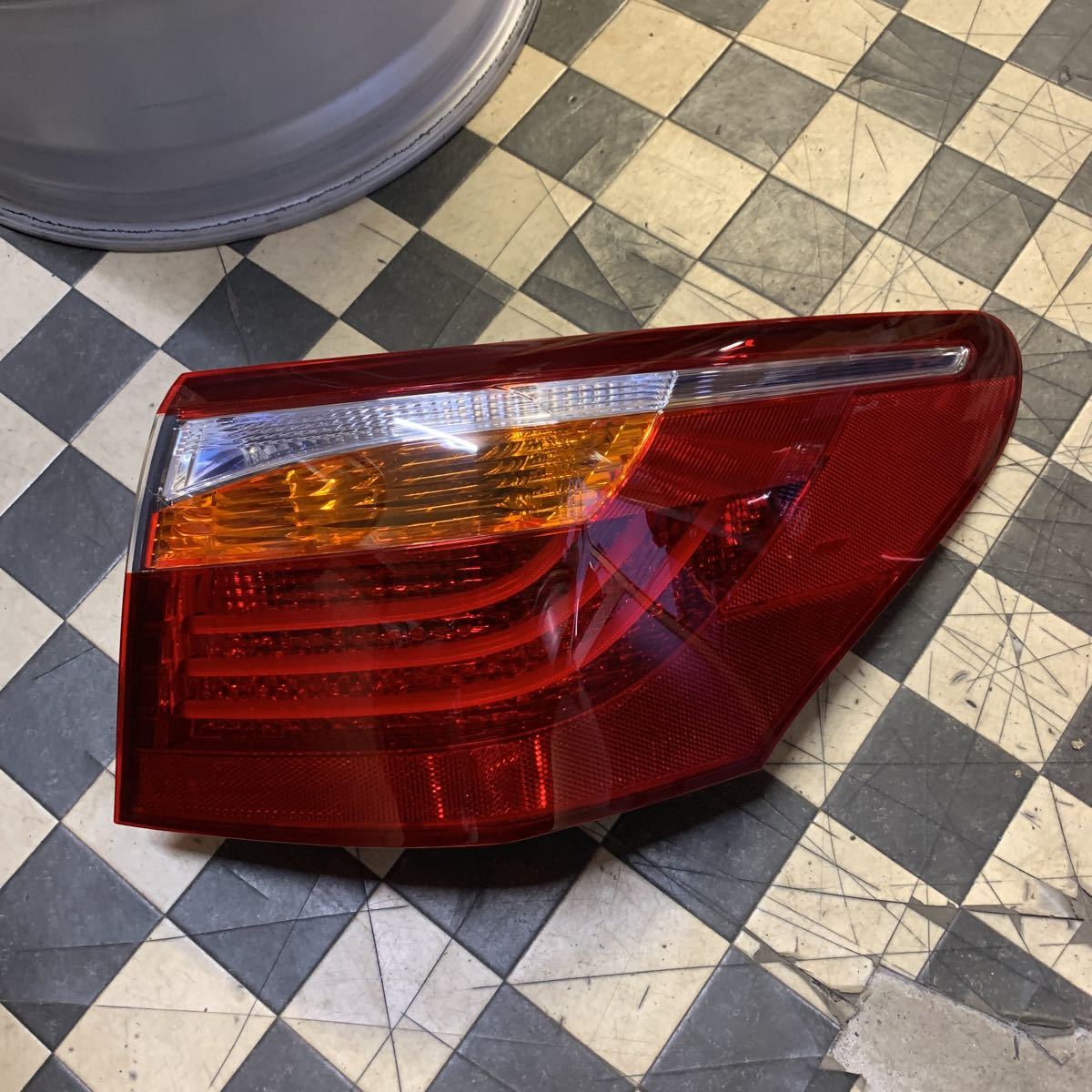 UVF45 レクサス LS600h LS（レクサス）の価格・スペック情報{平成 
