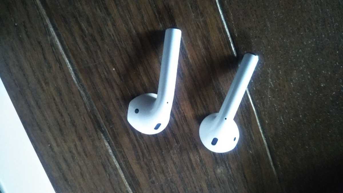 Apple AirPods MMEF2J/A ワイヤレスイヤホン AirPods Apple MMEF2J⁄A 