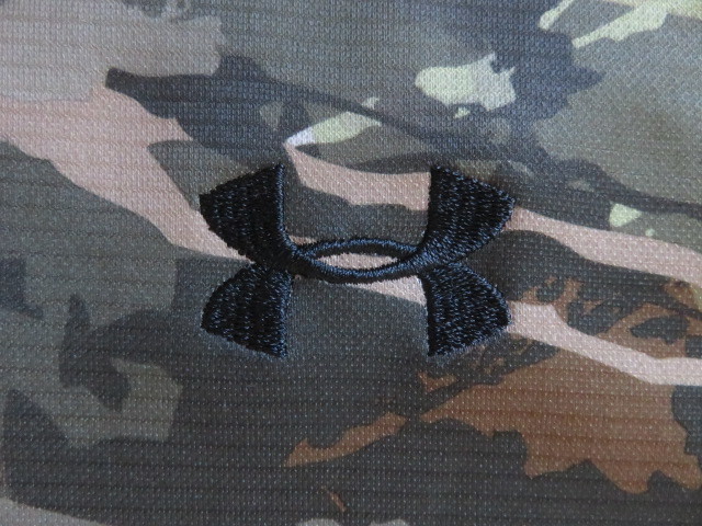 ARMOUR（アンダーアーマー） 公式新日本プロレス｜UNDER HOUSE OF UA アンダーアーマー ロングスリーブ TORTURE グラフィック 2026｜UNDER ARMOUR TORTURE』｜新日本プロレス×アンダーアーマー｜UNDER MANKEY描き下ろしチャーム付き「アンダー 暑さに負けず、山を駆ける | ウィンターコレクションを
