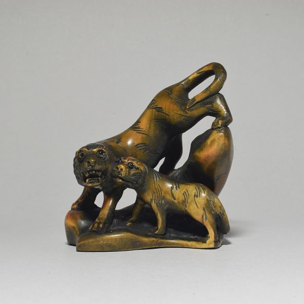 根付 虎の親子 柘植 木彫品 木製 彫刻品 現品お渡し トラ na07-b2-