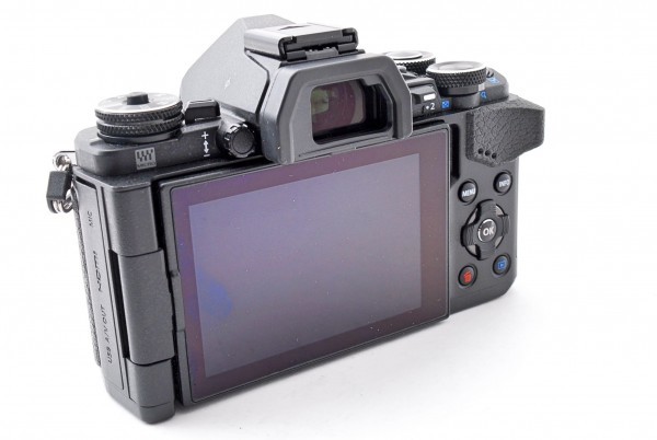 お得，大得価 【シャッターカウント2261】 OLYMPUS オリンパス OM-D E